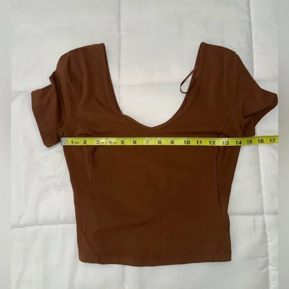 Lululemon Align T-Shirt
Roasted Brown light brown neutral v neck crop fit - Picture 8 of 9